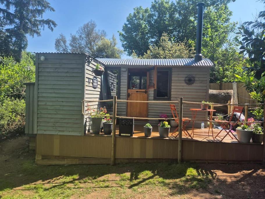 Spinney Retreats - 2 X Unique Shepherds Huts Dog Friendly Northampton Exteriör bild